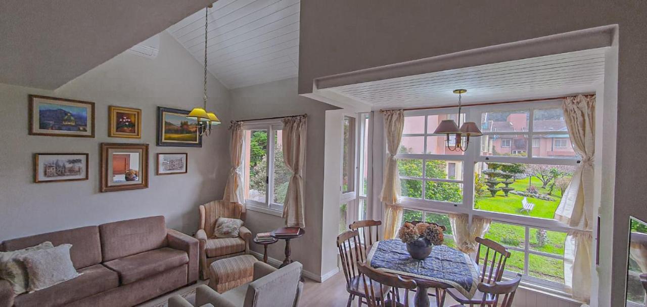 Duplex Floresta Negra - Sua Base Perfeita Em Gramado! Otima Localizacao Lagonegro 500M - 02 Quartos E 02 Banheiros Para Familia Em Condominio Fechad0, Cozinha Completa Com Garagem E Portaria 24H Kültér fotó