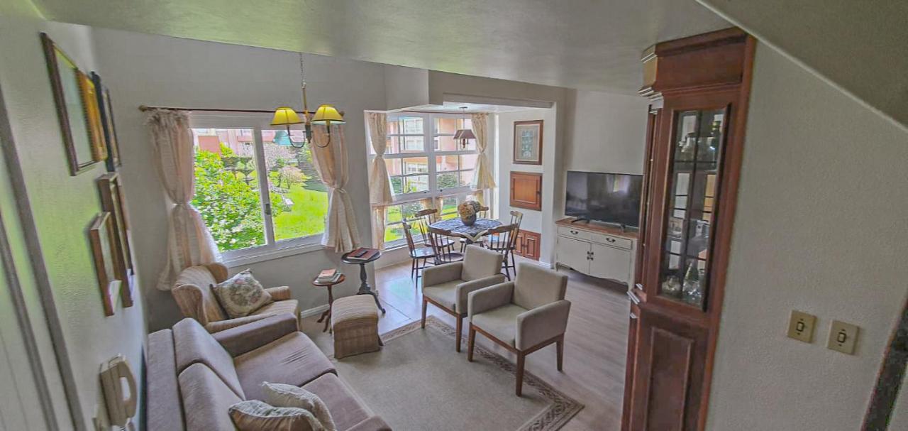 Duplex Floresta Negra - Sua Base Perfeita Em Gramado! Otima Localizacao Lagonegro 500M - 02 Quartos E 02 Banheiros Para Familia Em Condominio Fechad0, Cozinha Completa Com Garagem E Portaria 24H Kültér fotó